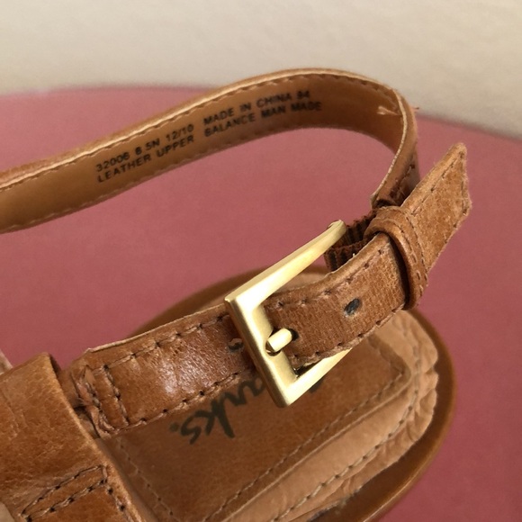 Clarks dressy leather sandal, 8.5 Narrow, 3” wedge heel. NEW - Picture 4 of 5